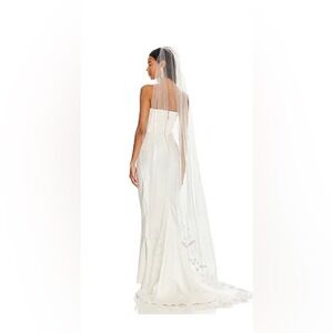 Elegant White Bridal Veil - Ofrenda